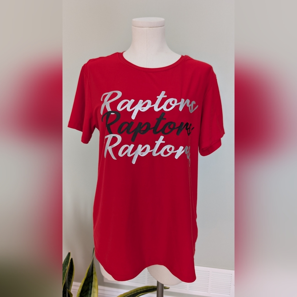NBA Womenโs Toronto Raptors T-Shirt Red Graphic Basketball Tee Size M